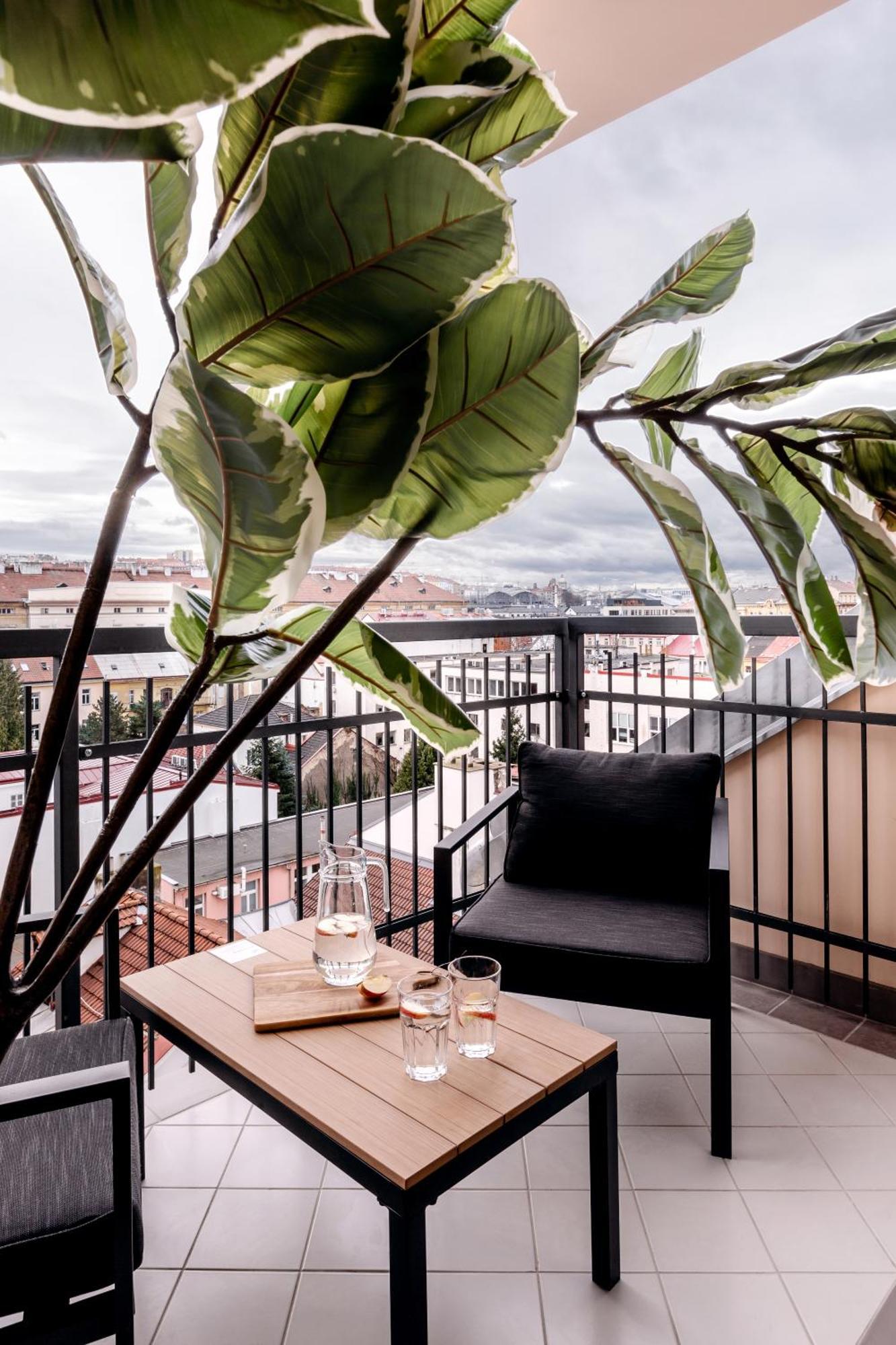 Turnkey I Karlin Square Apartments Praga Exterior foto